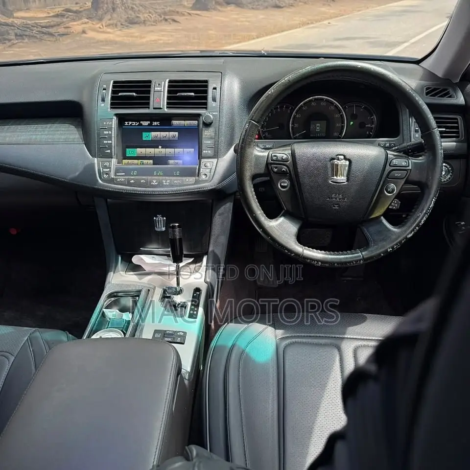 Toyota Crown 2009 Matt Black