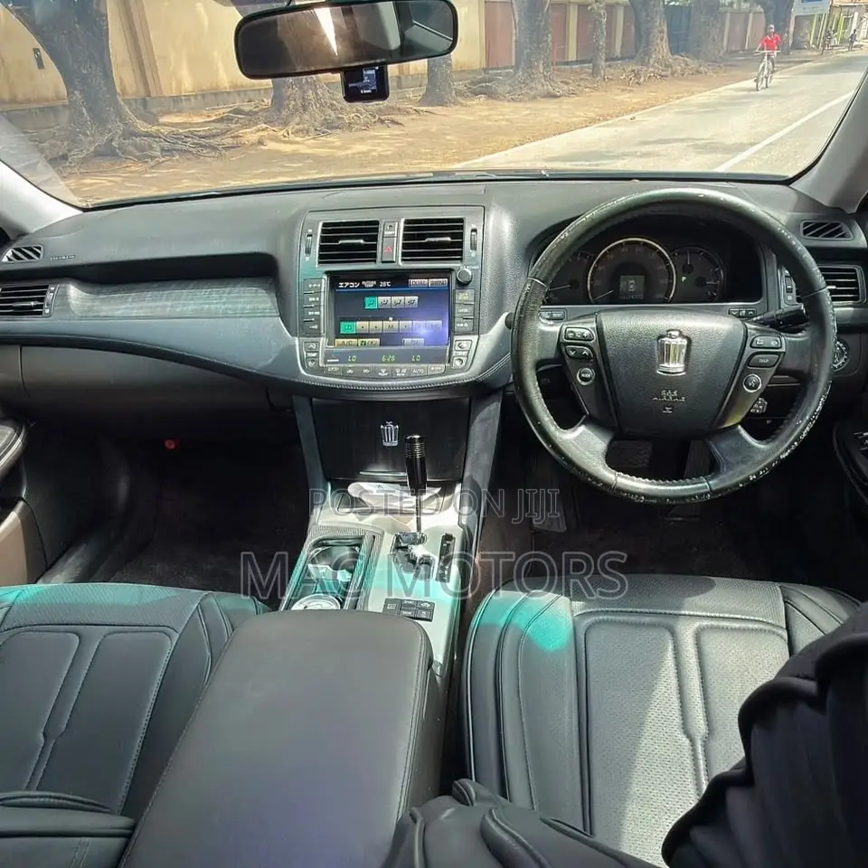 Toyota Crown 2009 Matt Black