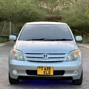 Toyota IST 2003 Silver