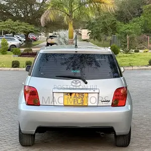 Toyota IST 2003 Silver