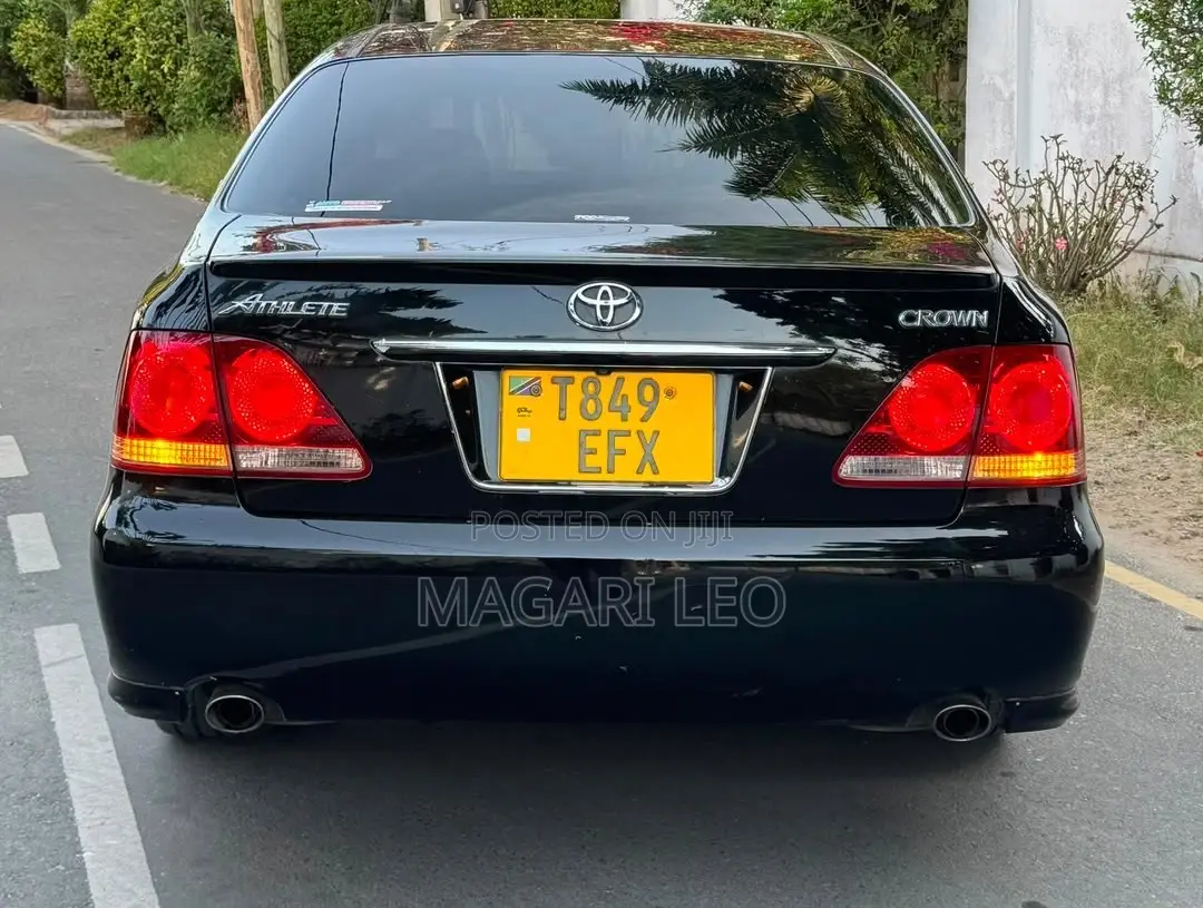 Toyota Crown Royale 2005 Black