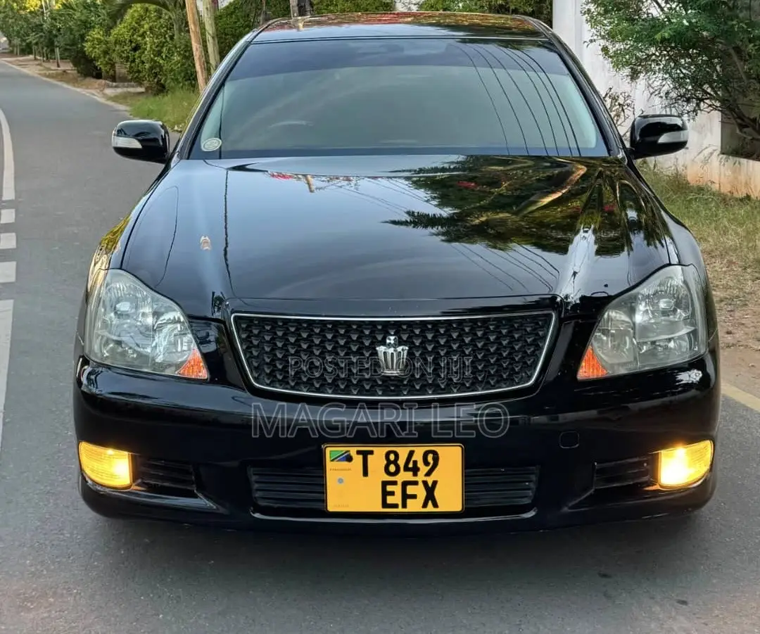 Toyota Crown Royale 2005 Black