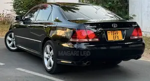 Toyota Crown Royale 2005 Black