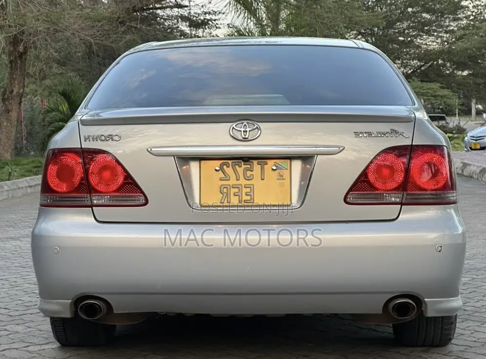 Toyota Crown 2005 Silver
