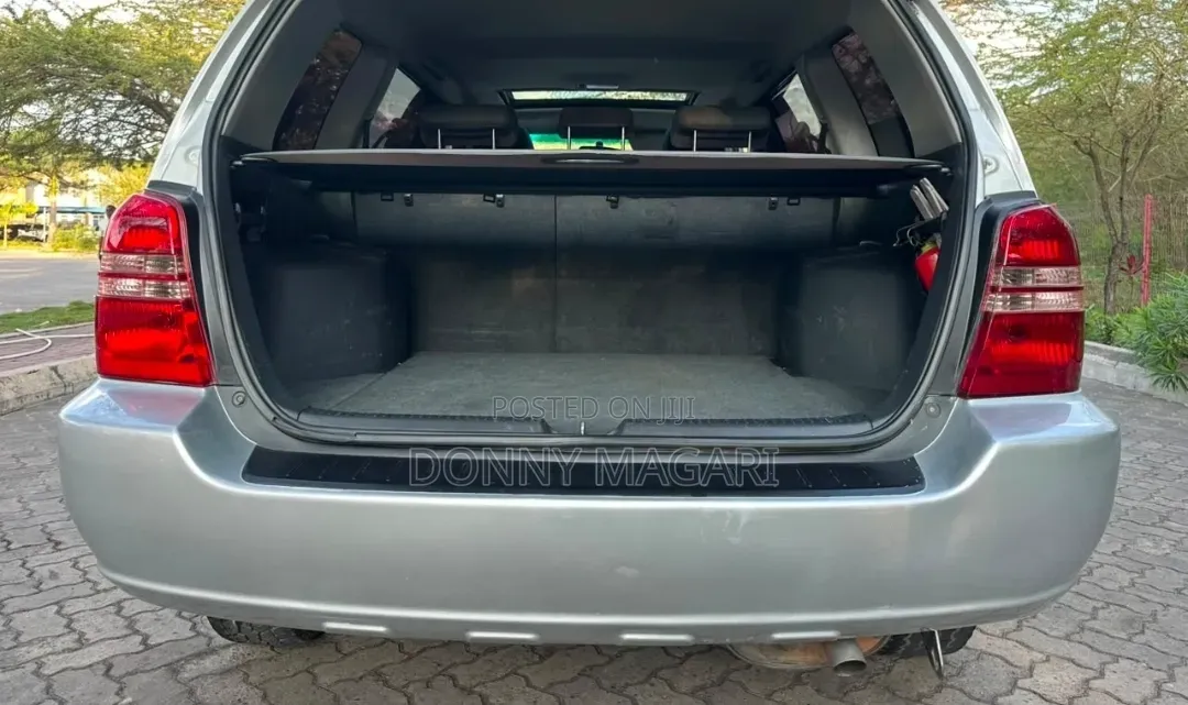 Toyota Kluger 2006 Silver