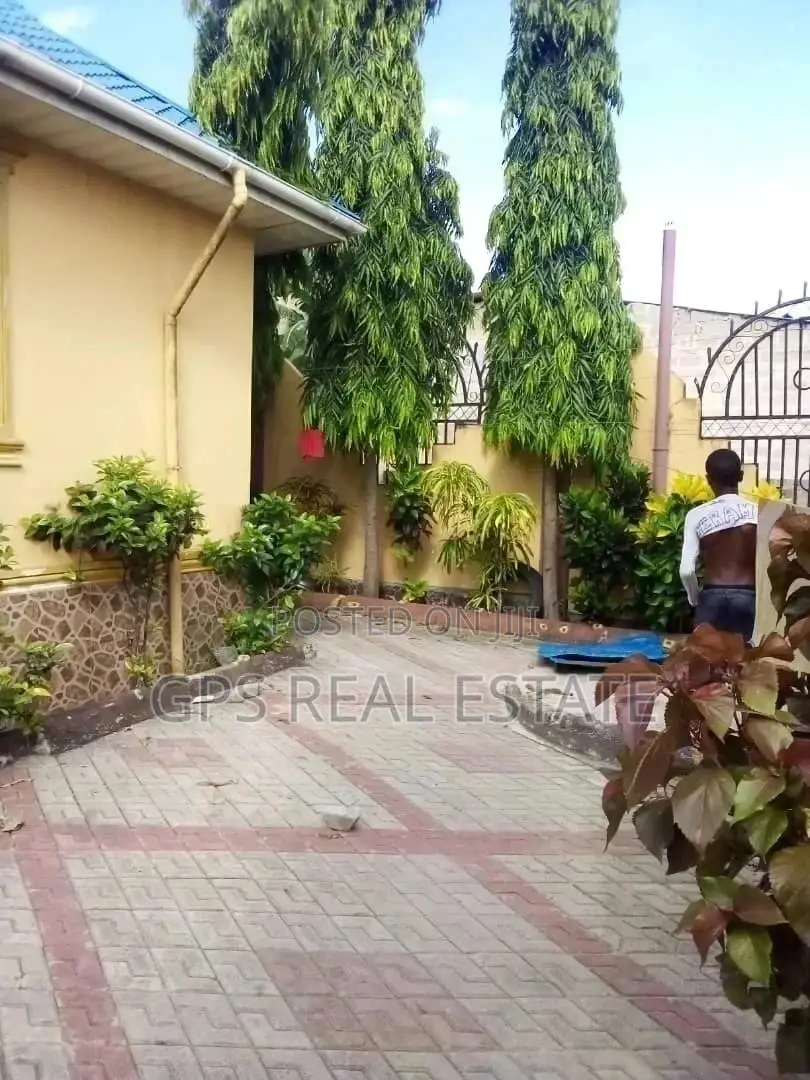 House for Sale Eeh