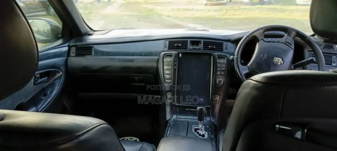 Toyota Crown Royale 2005 Black