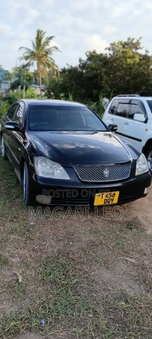 Toyota Crown Royale 2005 Black