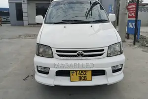 Toyota Noah 2.0 AWD (8 Seater) 2001 White