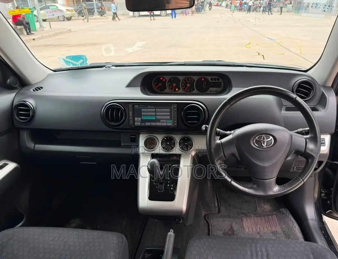Toyota Corolla Rumion 2008 Black