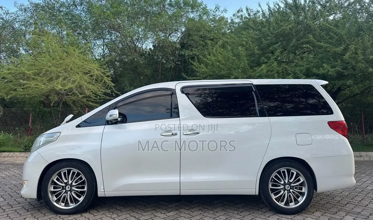 Toyota Alphard 2009 White
