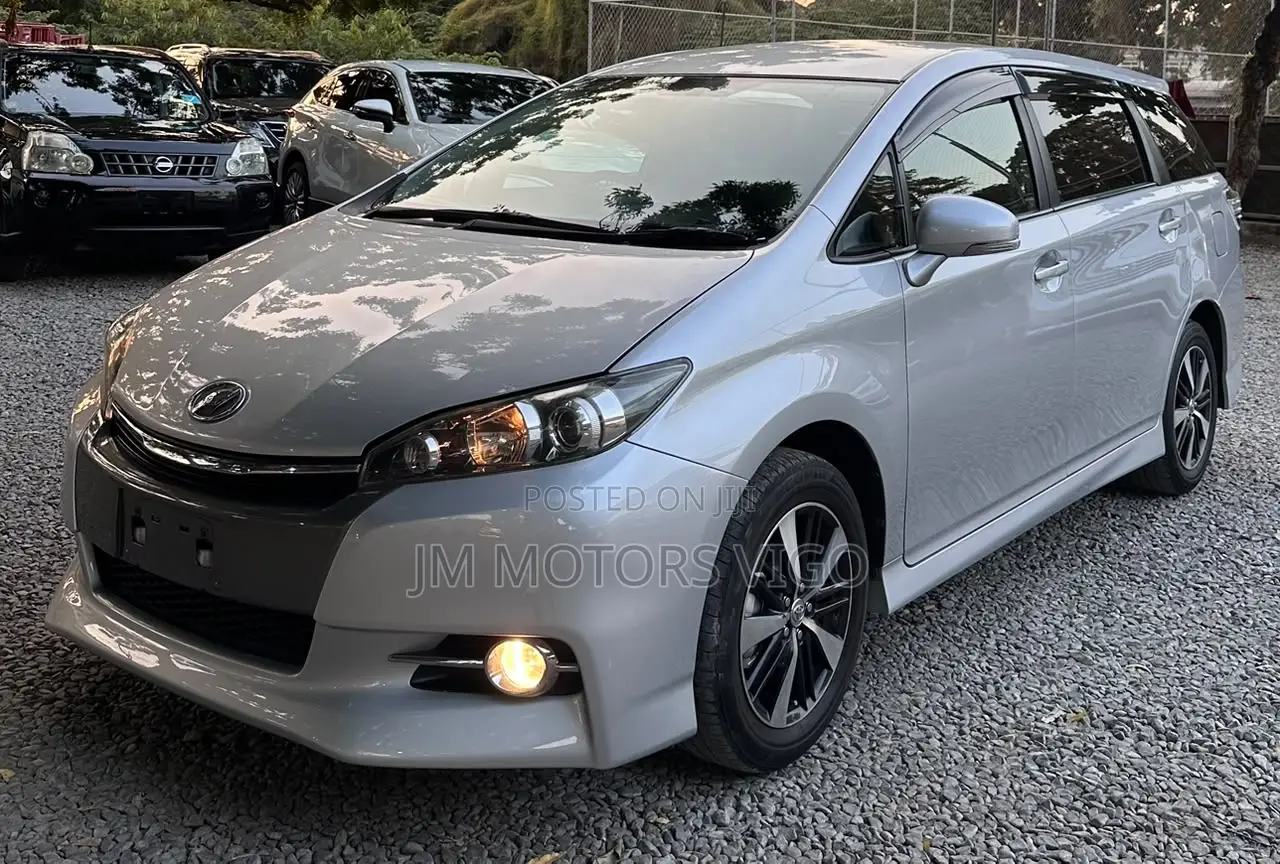 Toyota Wish 2012 Silver
