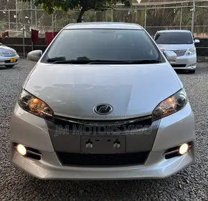 Toyota Wish 2012 Silver
