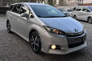 Toyota Wish 2012 Silver