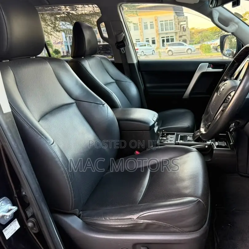 Toyota Land Cruiser Prado 2.8 2022 Black
