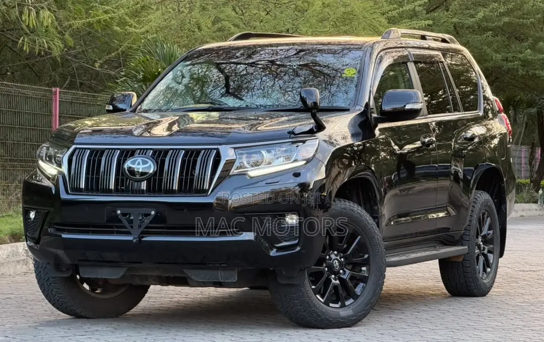 Toyota Land Cruiser Prado 2.8 2022 Black