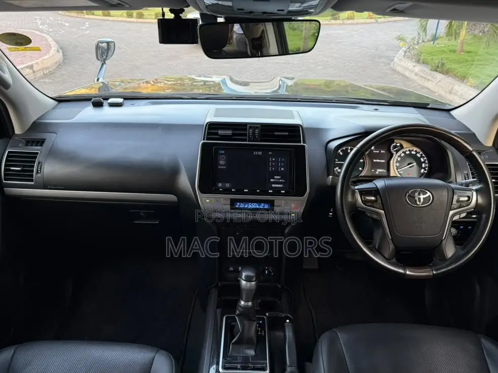 Toyota Land Cruiser Prado 2.8 2022 Black
