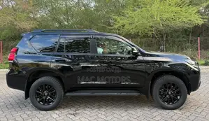 Toyota Land Cruiser Prado 2.8 2022 Black