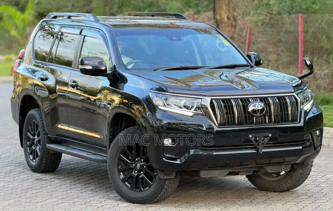 Toyota Land Cruiser Prado 2.8 2022 Black