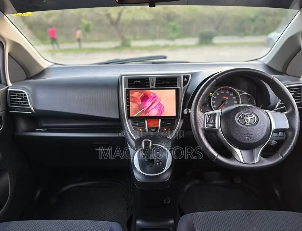 Toyota Ractis 2012 Black
