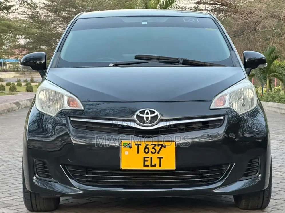 Toyota Ractis 2012 Black