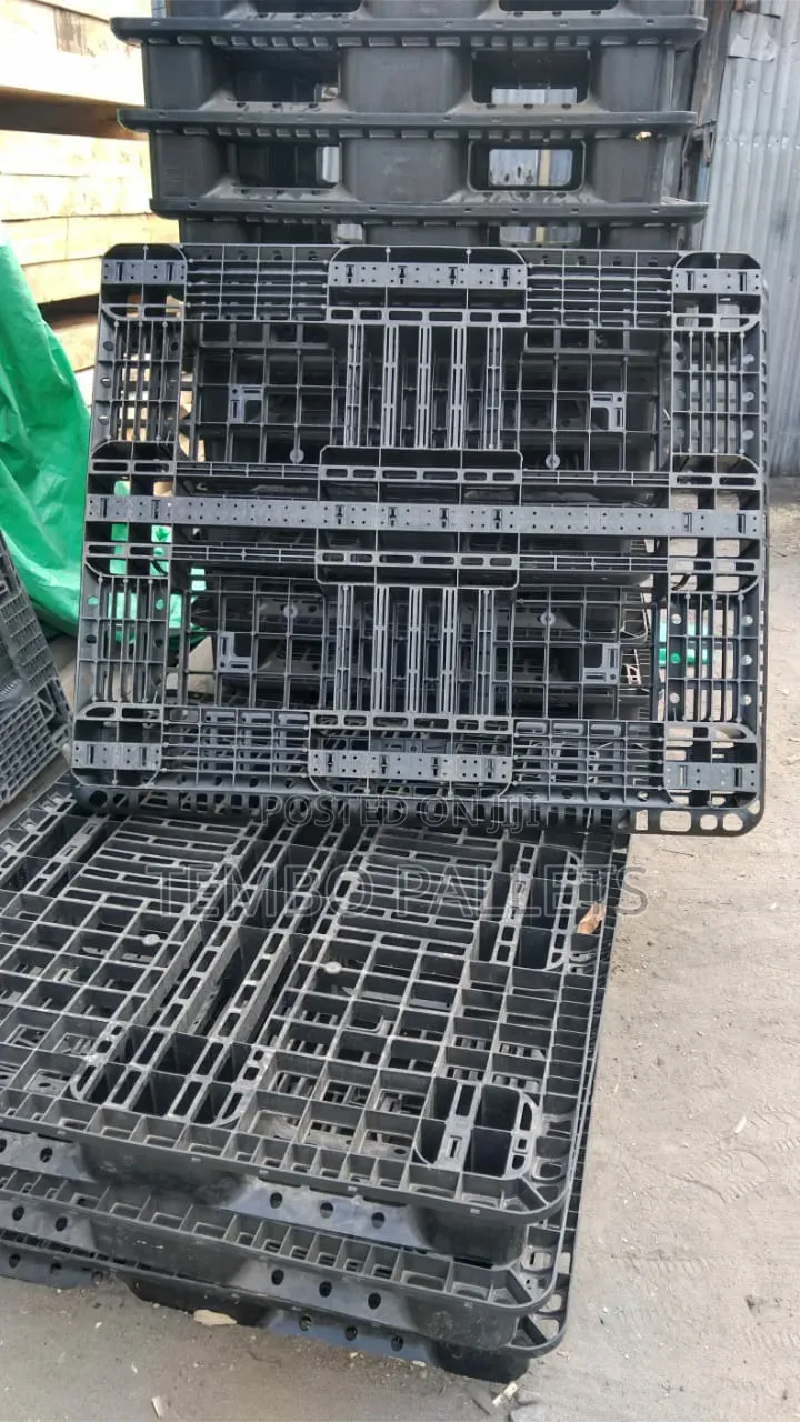 Used Plastic Pallets (Clean Like New)