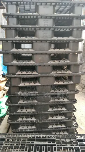 Used Plastic Pallets (Clean Like New)