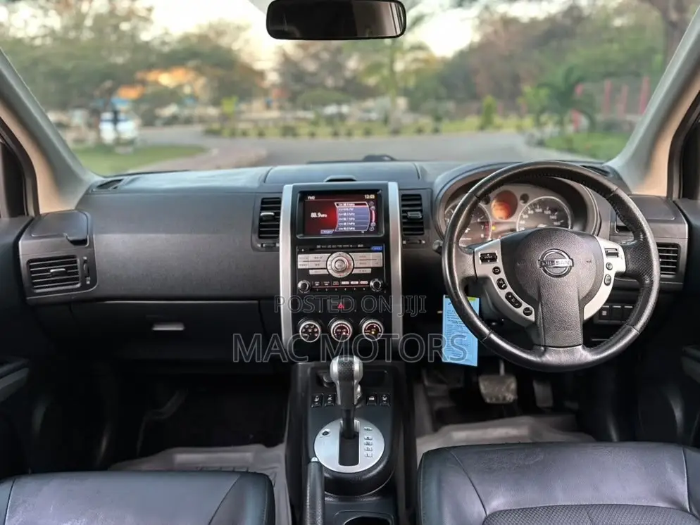 Nissan X-Trail 2010 Gray