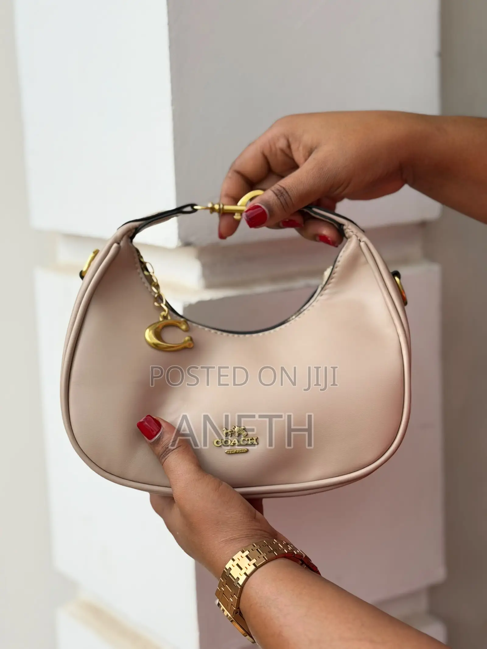 Coach Min Bags