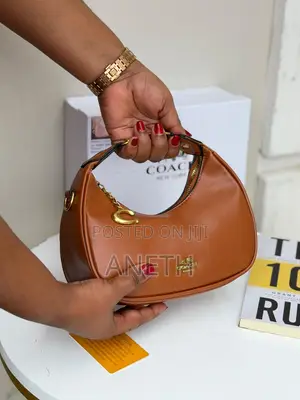 Coach Min Bags