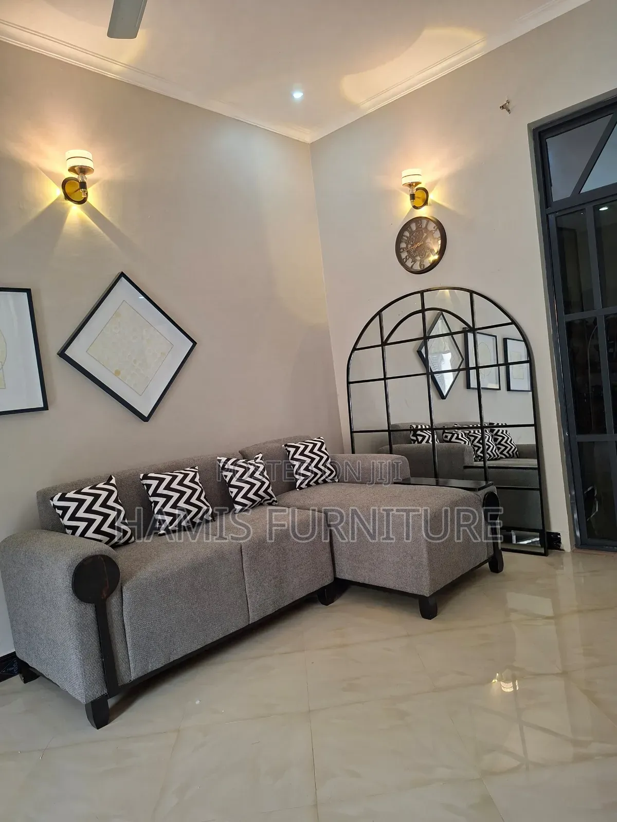Sofa Set Za Kisiasa