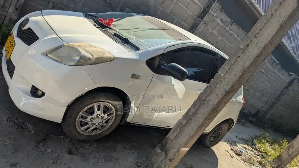 Toyota Vitz 2008 White