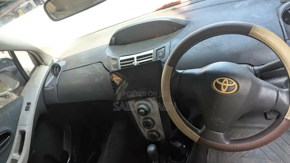 Toyota Vitz 2008 White