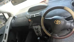 Toyota Vitz 2008 White