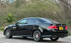 Toyota Crown 2011 Black