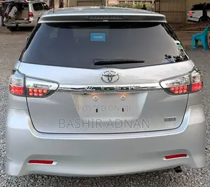 Toyota Wish 2012 Silver