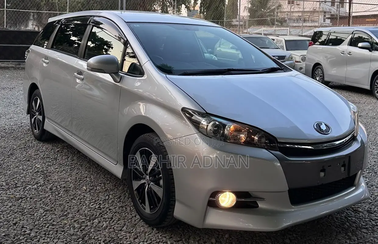 Toyota Wish 2012 Silver