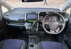 Toyota Wish 2012 Silver