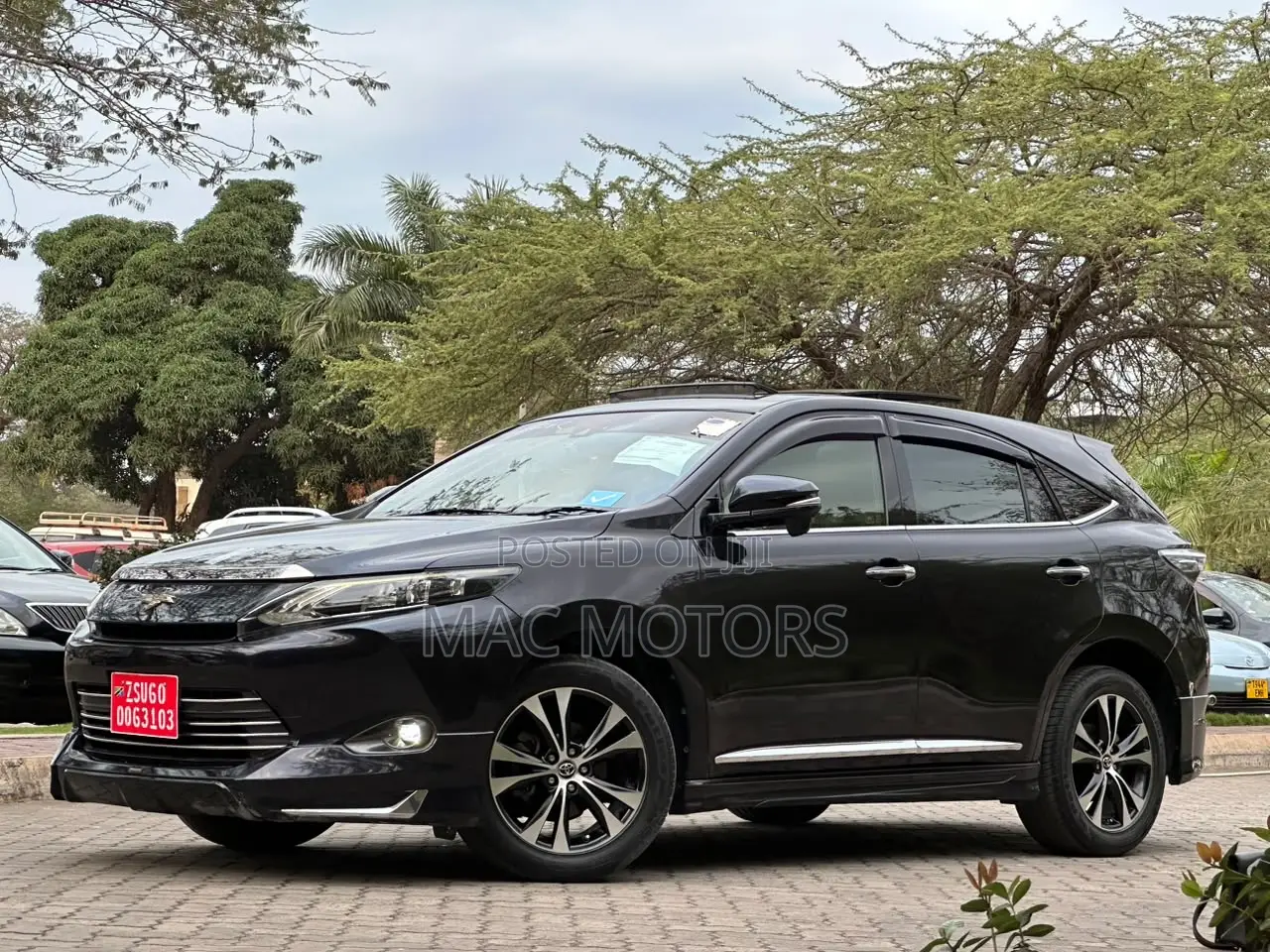 Toyota Harrier 2.0 2014 Black