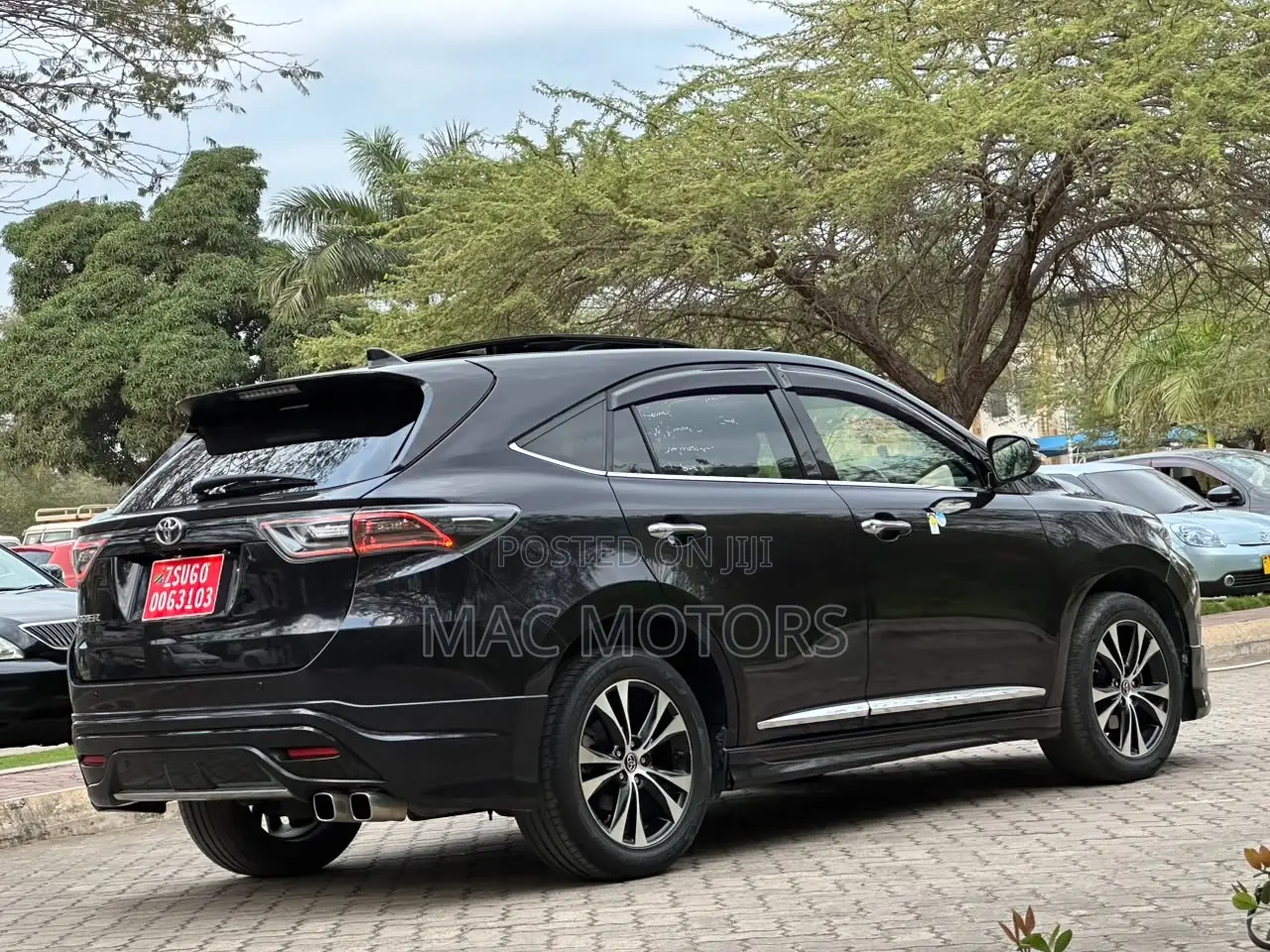 Toyota Harrier 2.0 2014 Black