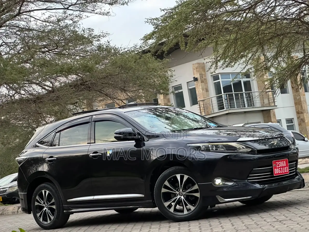 Toyota Harrier 2.0 2014 Black