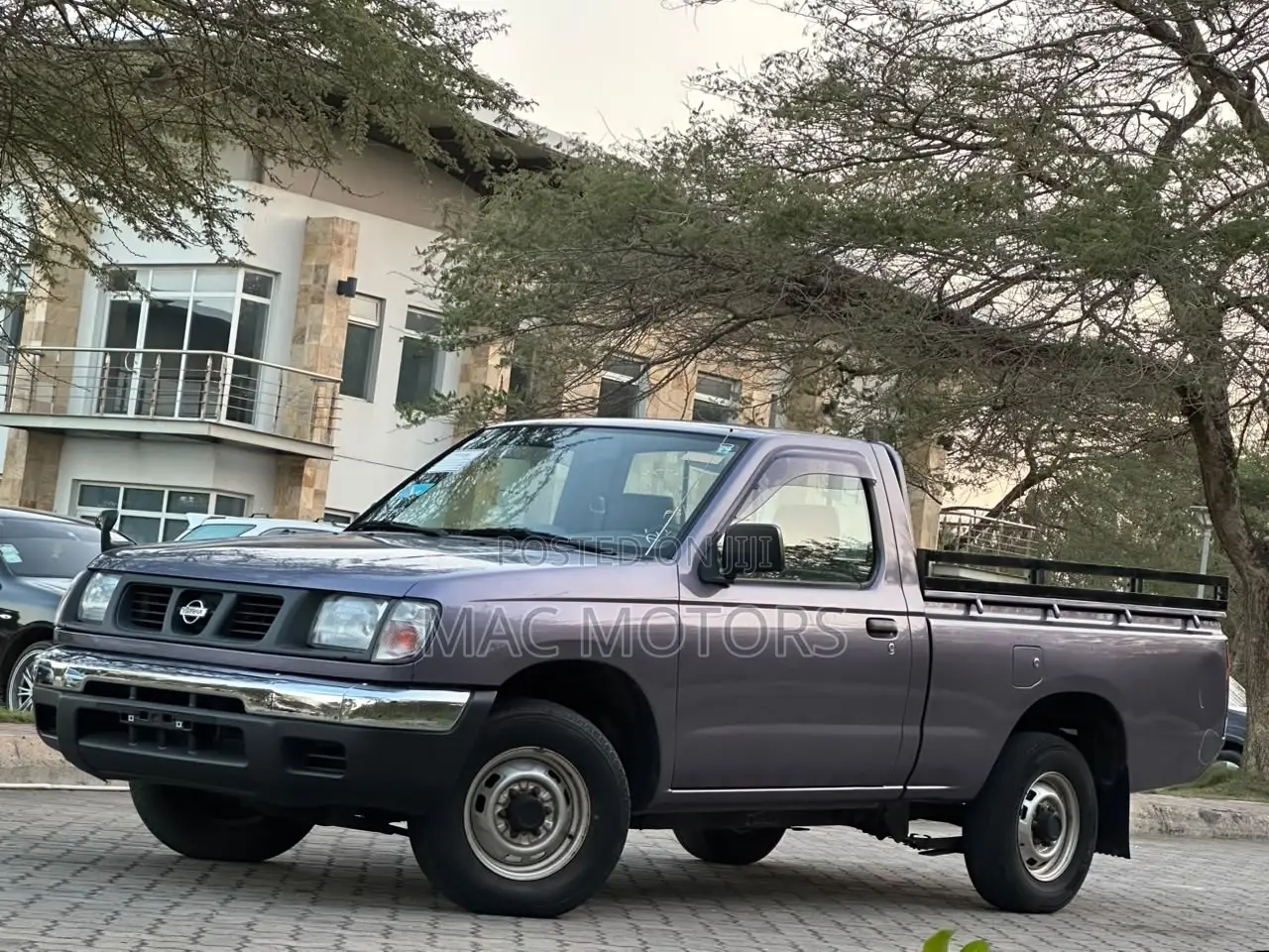 Nissan Pick-Up 2001 Gray