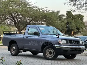 Nissan Pick-Up 2001 Gray