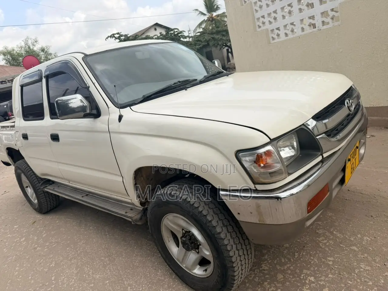 Toyota Hilux 2021 White