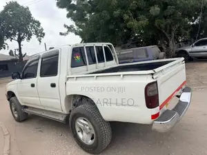 Toyota Hilux 2021 White