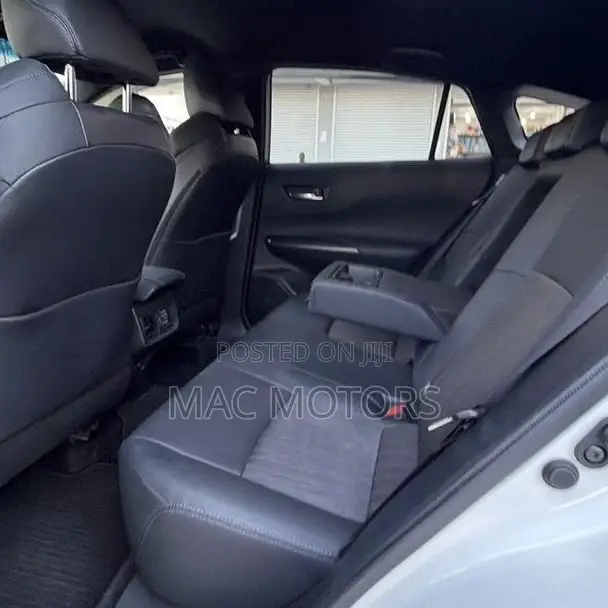 Toyota Harrier 2.0 2021 White