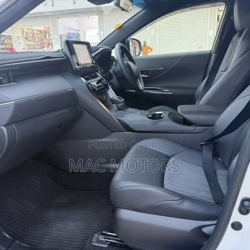 Toyota Harrier 2.0 2021 White