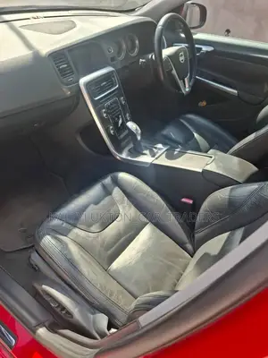 Volvo V60 2013 Red