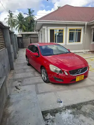 Volvo V60 2013 Red