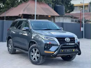 Toyota Fortuner 2.4 D AWD 2018 Gray